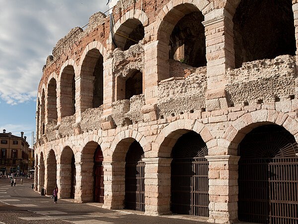 Seitenansicht der Arena die Verona